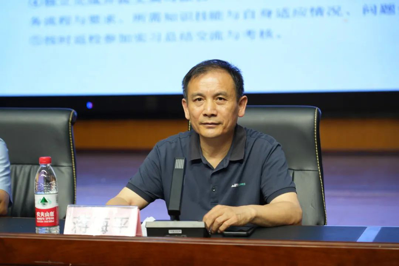 1750946079555017316.jpg 925.jpg